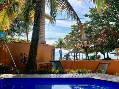 Lirio - Frente praia, 3 suites, 1km do centro,piscina, wi-fi e...