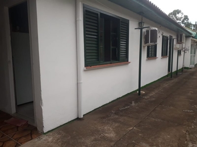 Terreno com duas casas