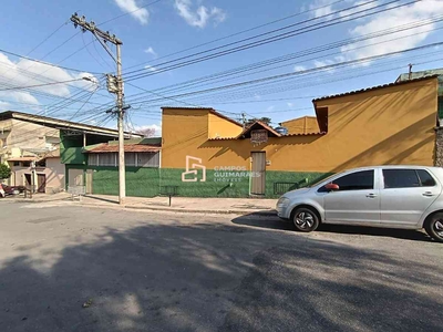 Casa com 2 quartos para alugar no bairro Das Industrias I (barreiro), 70m²
