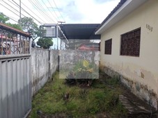 Casa a venda na Avenida Cruz das Armas