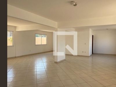 APARTAMENTO no 7º andar com 2 dormitórios e 1 garagem