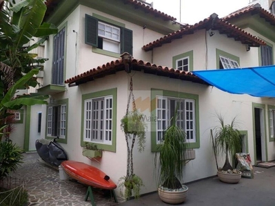 Casa à venda no bairro Passagem em Cabo Frio