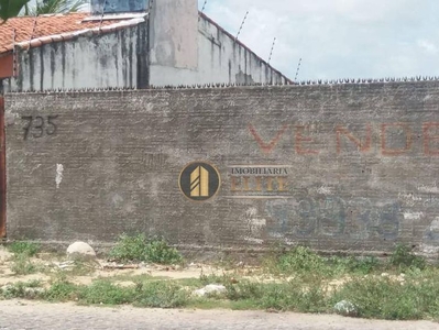 Terreno à venda no bairro Emaús em Parnamirim