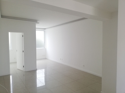 Apartamento à venda em Catete com 70 m², 2 quartos, 1 suíte