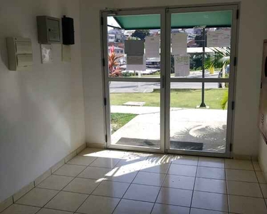 Apartamento com 02 dormitórios - portaria 24 hs