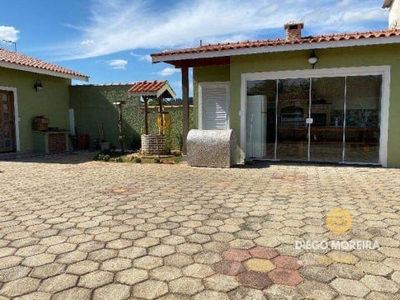 Casa á venda em Atibaia com 2 dormitórios