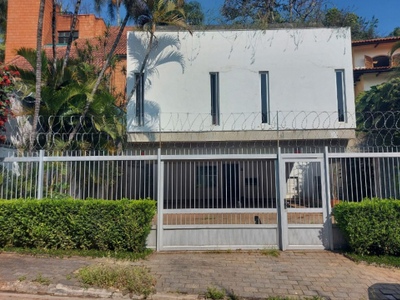 Casa para Locação com portaria com 3 dormitórios sendo 1 Suíte - Morumbi -