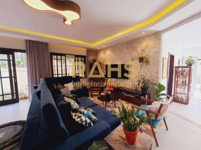 Maravilhoso sobrado com 420m² privativos no Anita Garibaldi - RAHS Imobiliária