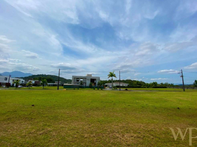 Terreno em condomínio fechado à venda na Estrada Blumenau, 328, Vila Nova, Joinville por R$ 550.000