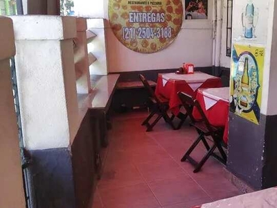 Passo Ponto de Restaurante e Pizzaria na Rua do Bispo - Rio Comprido