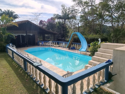 Ref. Sit0015 - Sitio para alugar final de semana e feriados em juquitiba com piscina e lagos