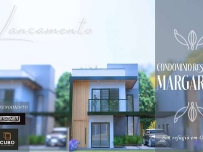 Vende-se linda casa no condomínio residencial margareth localizado no bairro ressacada em garopaba-sc