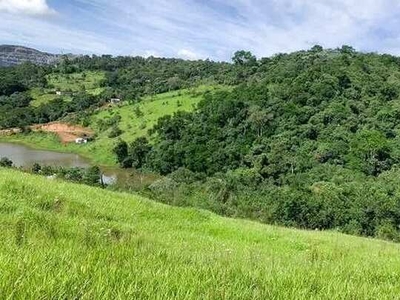 Vende-se terreno com vista para lago