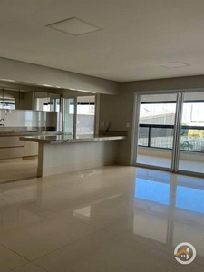 Apartamento com 3 quartos à venda, 132.0m²