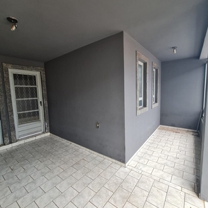 Casa com 3 dormitórios para alugar, 90 m² por R$ 1.100/mês - Recanto dos Fernandes - Pouso