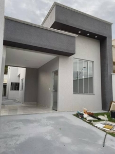 Casa com 3 quartos à venda, 180.0m²