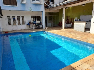 Casa com 4 quartos, 1 suíte e piscina no Jardim Alvorada Londrina/PR