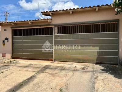 Casa com 4 quartos à venda, 264.0m²