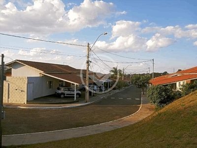 Cond. horizontal casa com 2 quartos à venda, 136.0m²