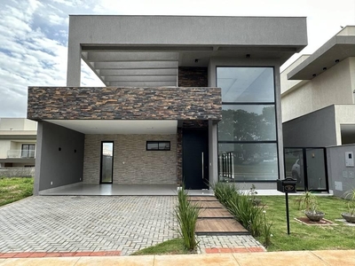 Cond. horizontal casa com 4 quartos à venda, 155.0m²