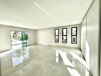 Cond. horizontal casa com 5 quartos à venda, 489.0m²