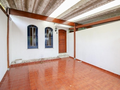 Sobrado com 2 dormitórios para alugar, 150 m² por R$ 2.970,00/mês - Parque São Domingos -