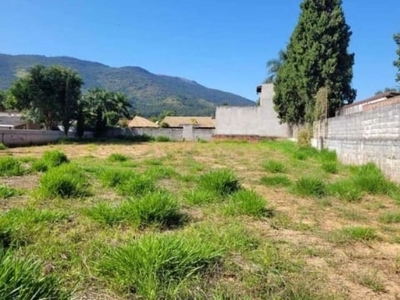 Terreno plano no condomínio flamboyant com excelente vista para a pedra grande em atibaia sp.