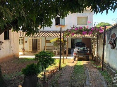 Casa com 4 quartos à venda no bairro Betânia, 180m²