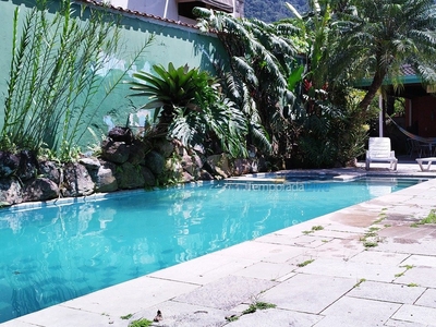 Casa piscina churrasqueira praia do Lazaro Ubatuba