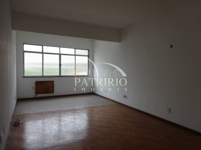 Apartamento em Tanque, Rio de Janeiro/RJ de 120m² 3 quartos para locação R$ 2.000,00/mes