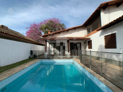 Casa em Alphaville, Santana de Parnaíba/SP de 380m² 4 quartos para locação R$ 10.000,00/mes
