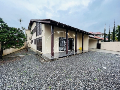 Casa em Floresta, Joinville/SC de 320m² 5 quartos à venda por R$ 799.000,00
