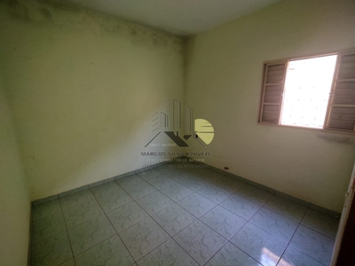 Casa em Jardim Califórnia, Uberlândia/MG de 300m² 2 quartos à venda por R$ 349.000,00