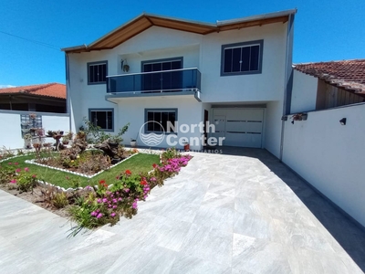 Casa em Salinas, Balneário Barra Do Sul/SC de 320m² 5 quartos à venda por R$ 1.079.000,00