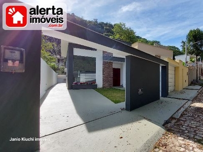 Casa com 3 quartos em RIO BONITO RJ - ALTO JACUBA