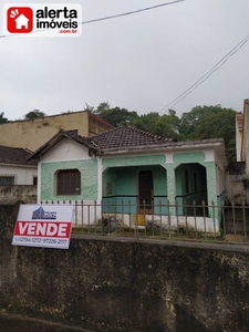 Casa com 3 quartos em RIO BONITO RJ - Centro