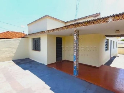 Casa com 3 Quartos e 1 banheiro para Alugar, 100 m² por R$ 1.100/Mês