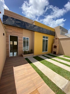 Casa com 3 Quartos e 2 banheiros à Venda, 80 m² por R$ 268.000