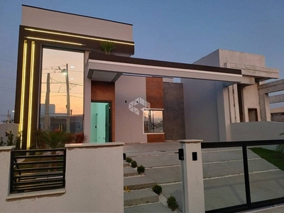 Casa com 3 Quartos e 2 banheiros à Venda, 86 m² por R$ 600.000