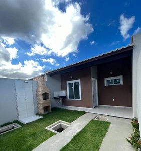 Casa com 3 Quartos e 2 banheiros à Venda, 90 m² por R$ 180.000