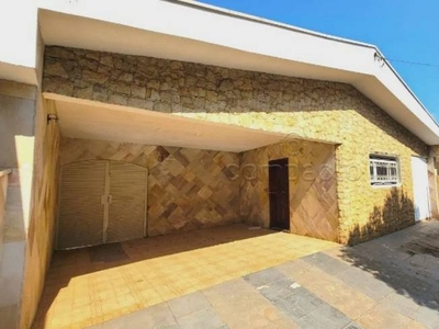 Casa com 3 Quartos e 3 banheiros para Alugar, 300 m² por R$ 1.650/Mês