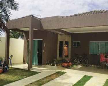 Casa com Varanda em Condomínio Fechado na Vicente Pires