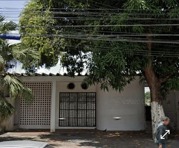 Casa comercial com ótima localização 3 pavimentos na Cachoeirinha