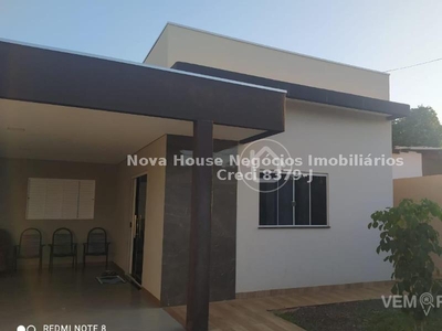 Casa Térrea com 3 Quartos à Venda por R$ 550.000