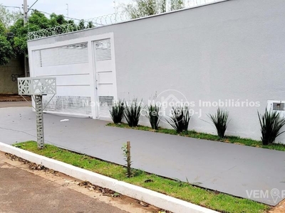 Casa Térrea com 3 Quartos à Venda por R$ 500.000